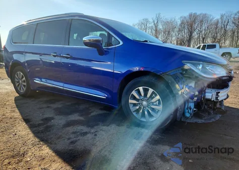 2019 Chrysler Pacifica Hybrid Limited z USA, uszkodzony, nr VIN 2C4RC1N7XKR645483